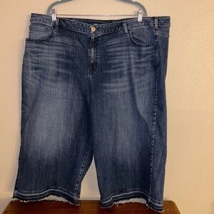 (2) Lane Bryant Crop Jeans - Minimal Distressing - Raw Hem - Size‎ 28